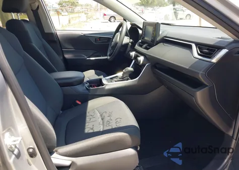 2019 Toyota Rav4 Le z USA, uszkodzony, nr VIN JTMH1RFV4KD036163